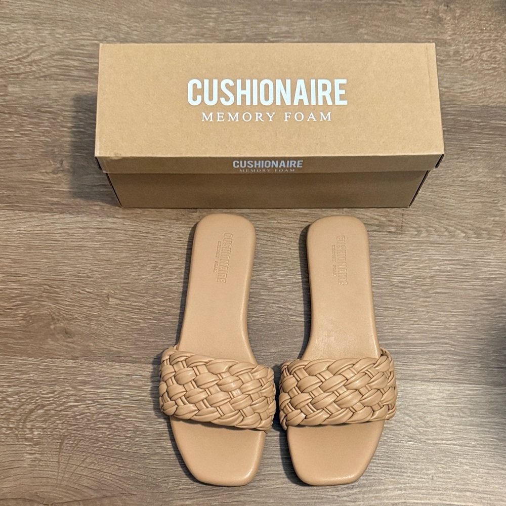 Cushionaire Women's 9.5 Tan Slide Sandals NWT